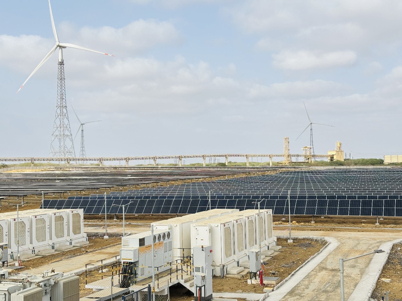 UltraTech operationalises India’s first-of-its-kind on-site hybrid RTC renewable energy project