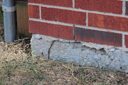 Settlement Cracks