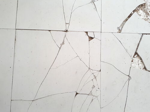 Cracked Tiles | UltraTech Cement