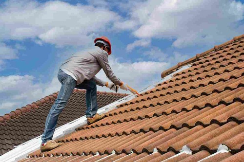 Worker Checking The Cracks On Roof | UltraTech Cement