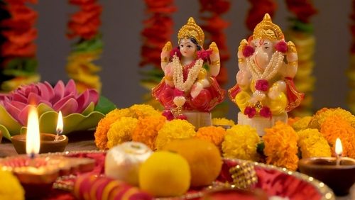 पूजा रूम वास्तु में लक्ष्मी गणेश | अल्ट्राटेक