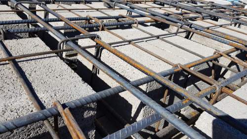 Raft foundation reinforcement cage ki taiyari karte hue