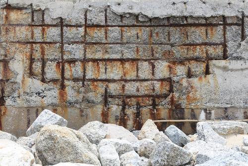 Rusting Steel Reinforcements Causing Concrete Spalling | UltraTech